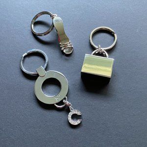 🥳  FREE GWP, Set of 3 Key Rings and Charms